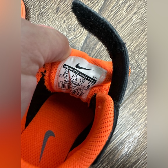 2c Nike - Picture 8 of 8